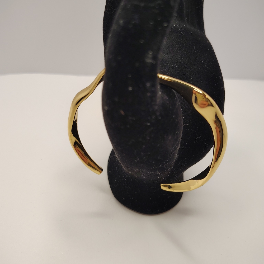 New Gold-Tone Sculpted Cuff Bracelet - Women's Jewelry
